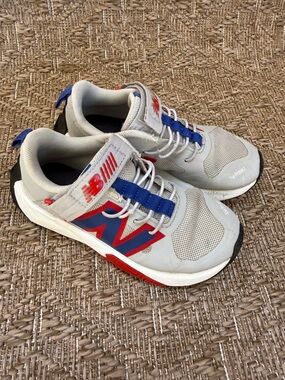 New Balance Kids FuelCell Play v1  size 11.5